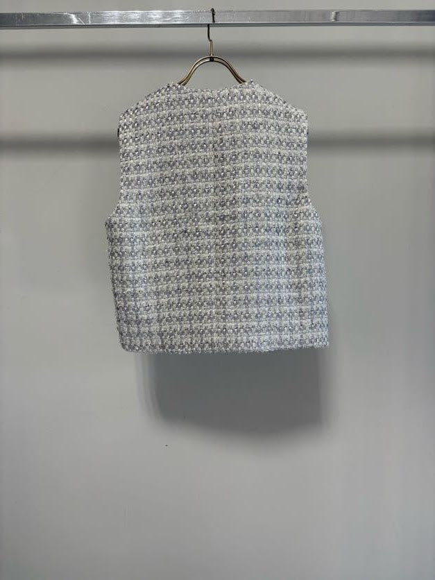 【予約】【2月下旬入荷予定】GOOD VIEW DESIGN展示会 GVDJK-27004 ノーカラーツイードベスト 2027/Spring collection (20261006GVD)