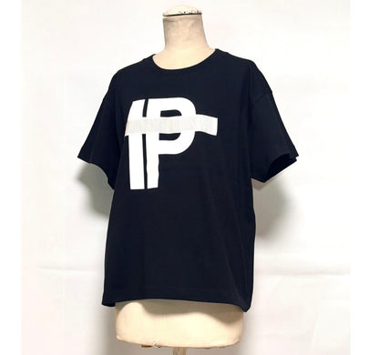 【予約】【3月下旬入荷予定】  1% USU展示会　27S-T-5   1PアートロゴTシャツ　2027 SPRING　(20261007)