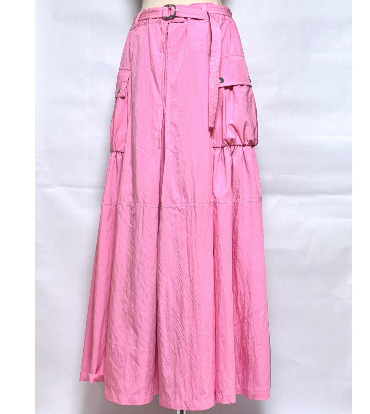 【予約】【2月下旬入荷予定】  1% USU展示会　27S-MS-40       R/Nタフタスカート　  2027 SPRING　(20261007)