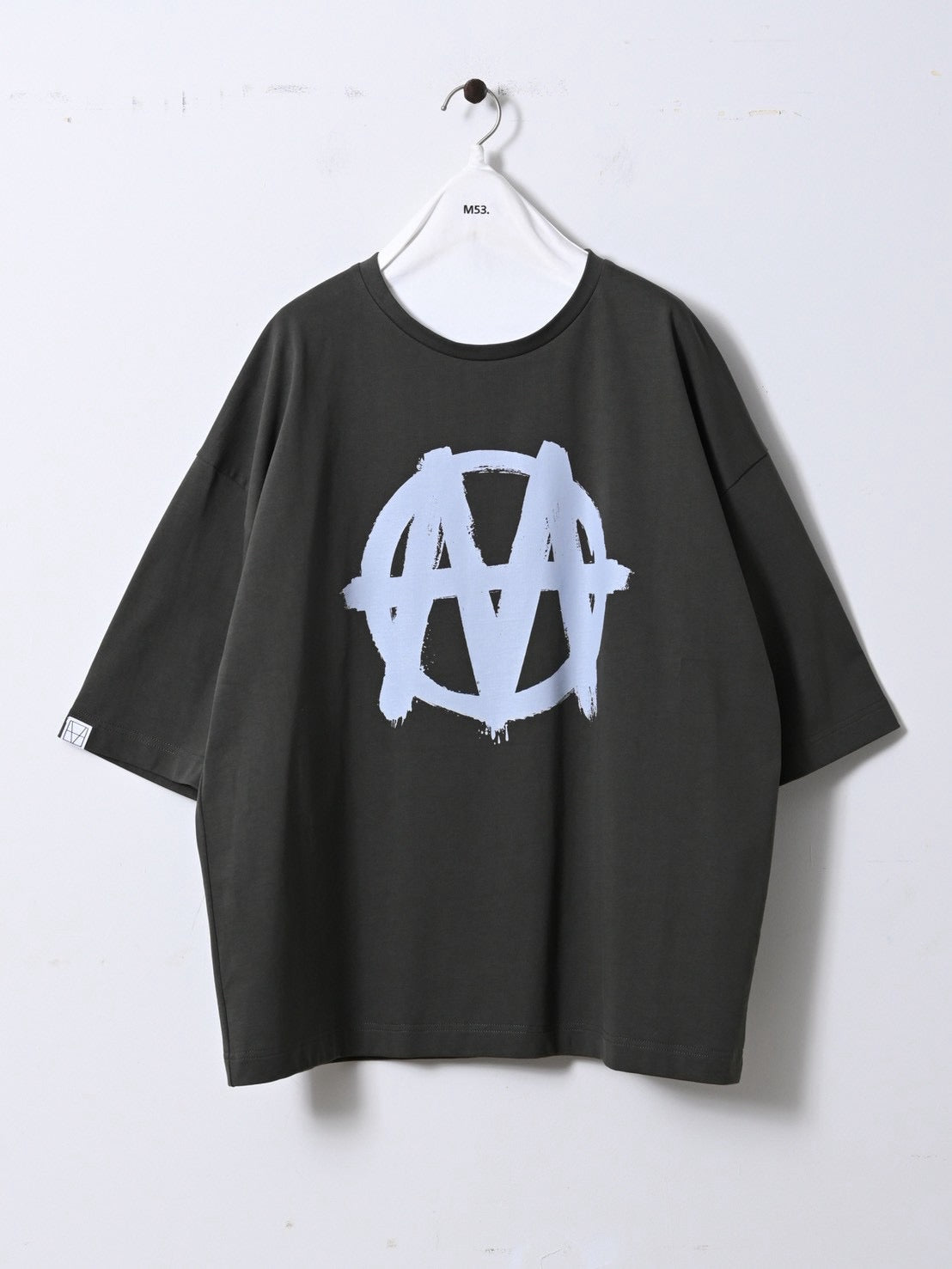 【予約】【2月下旬入荷予定】   M53. 展示会　MC-001W    アナーキータックTシャツ　issue24  　 (20261013)