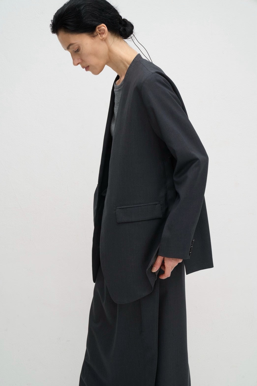 【予約】【12月下旬入荷予定】   WYTE 展示会　13-10120    ノーカラージャケット   SPRING/SUMMER 2027 COLLECTION (20261014)