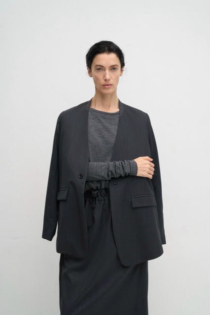 【予約】【12月下旬入荷予定】   WYTE 展示会　13-10120    ノーカラージャケット   SPRING/SUMMER 2027 COLLECTION (20261014)