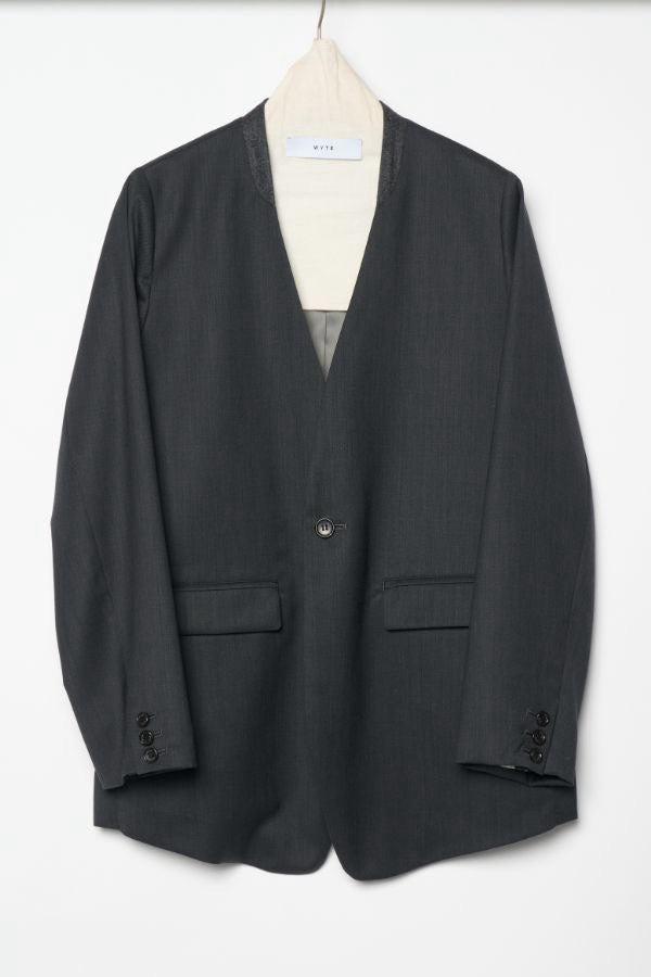 【予約】【12月下旬入荷予定】   WYTE 展示会　13-10120    ノーカラージャケット   SPRING/SUMMER 2027 COLLECTION (20261014)