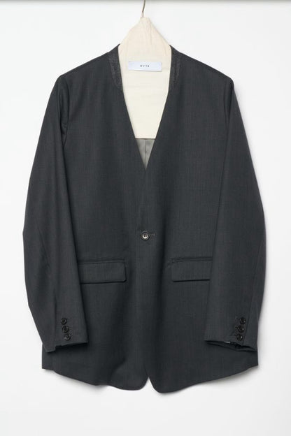 【予約】【12月下旬入荷予定】   WYTE 展示会　13-10120    ノーカラージャケット   SPRING/SUMMER 2027 COLLECTION (20261014)