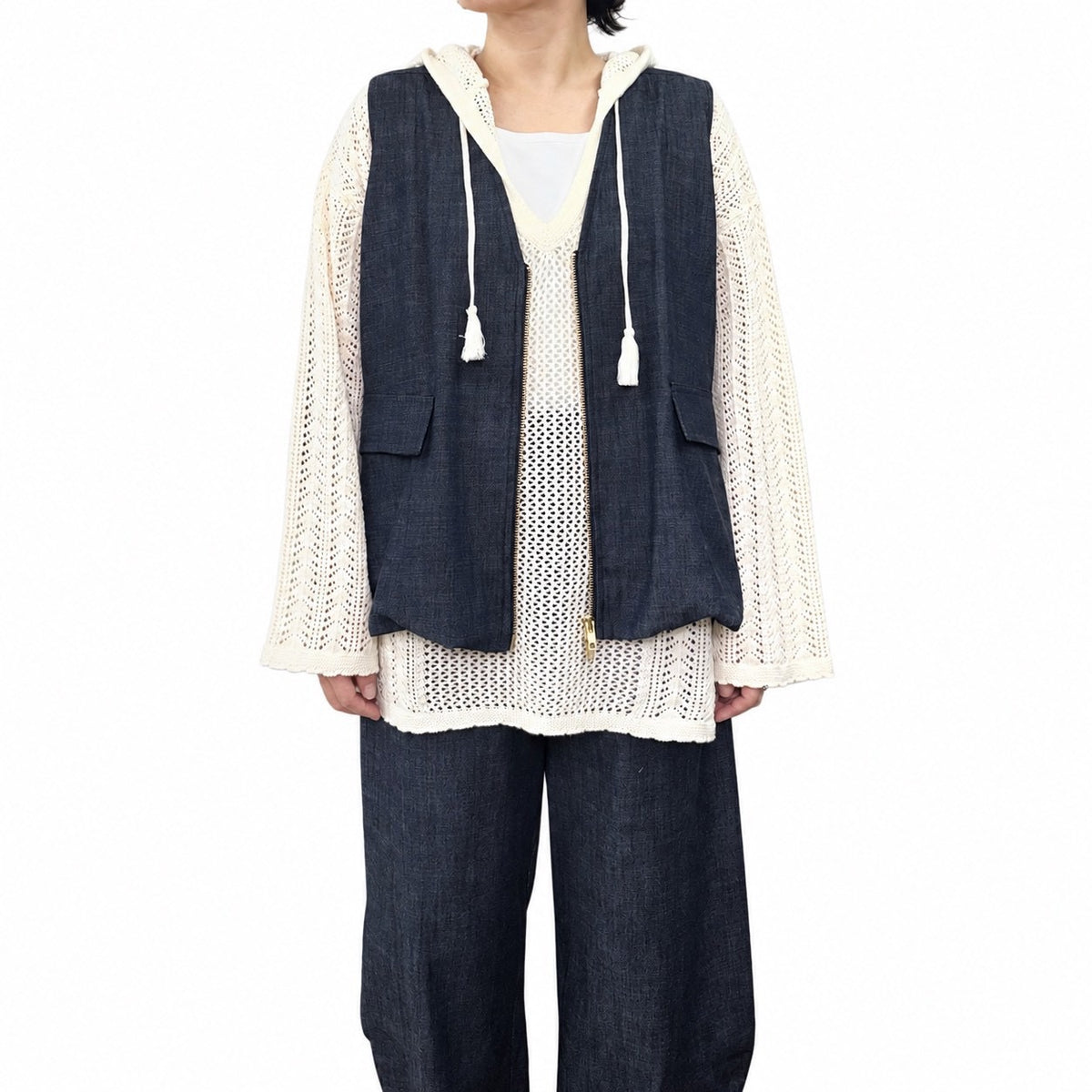 【予約】【2月下旬入荷予定】   siro 展示会　  R713309   ソフトデニムVネックベスト     SPRING/SUMMER   (20261015)
