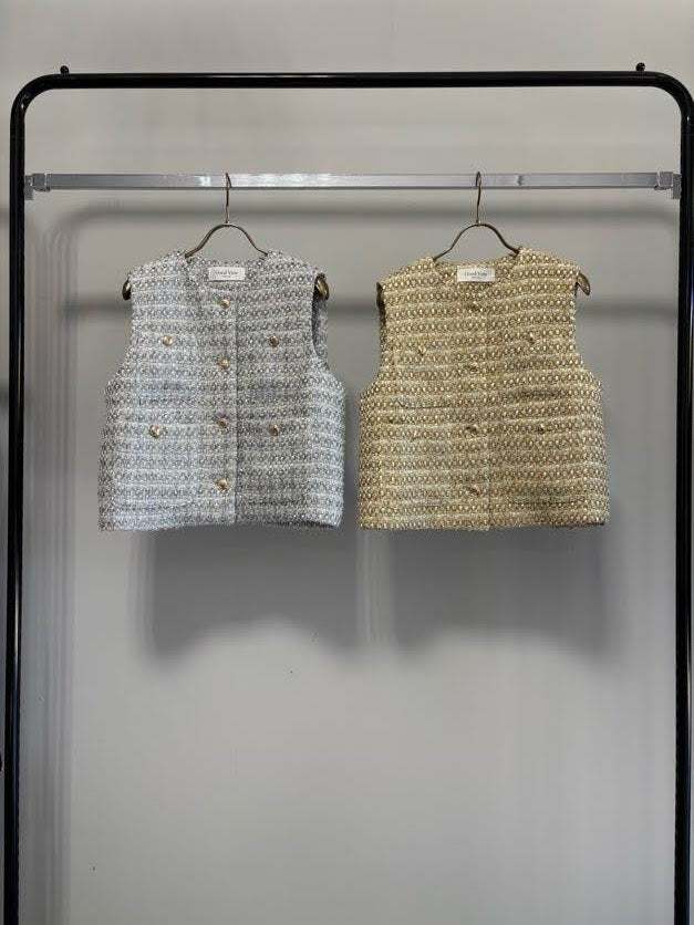 【予約】【2月下旬入荷予定】GOOD VIEW DESIGN展示会　GVDJK-27004  ノーカラーツイードベスト　2027/Spring collection　(20261006GVD)