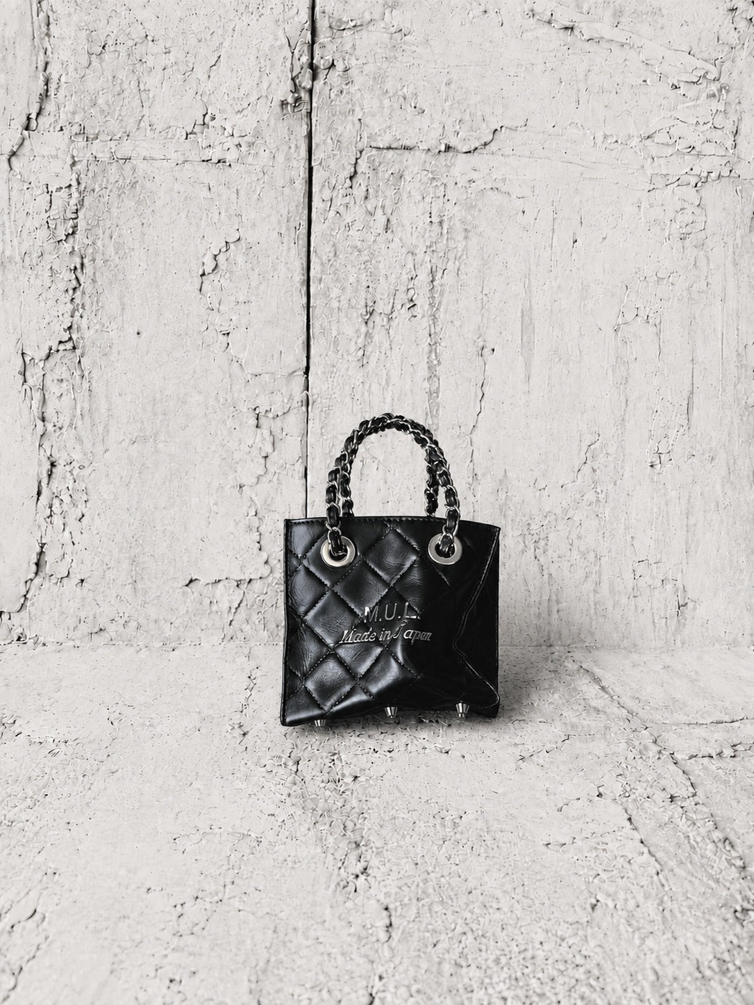 【2026/9月MUL展示会】【予約】MUL165-284  　SHOPPER15 　形状記憶レザー　ブラックキルティング型押し　　(20260912)