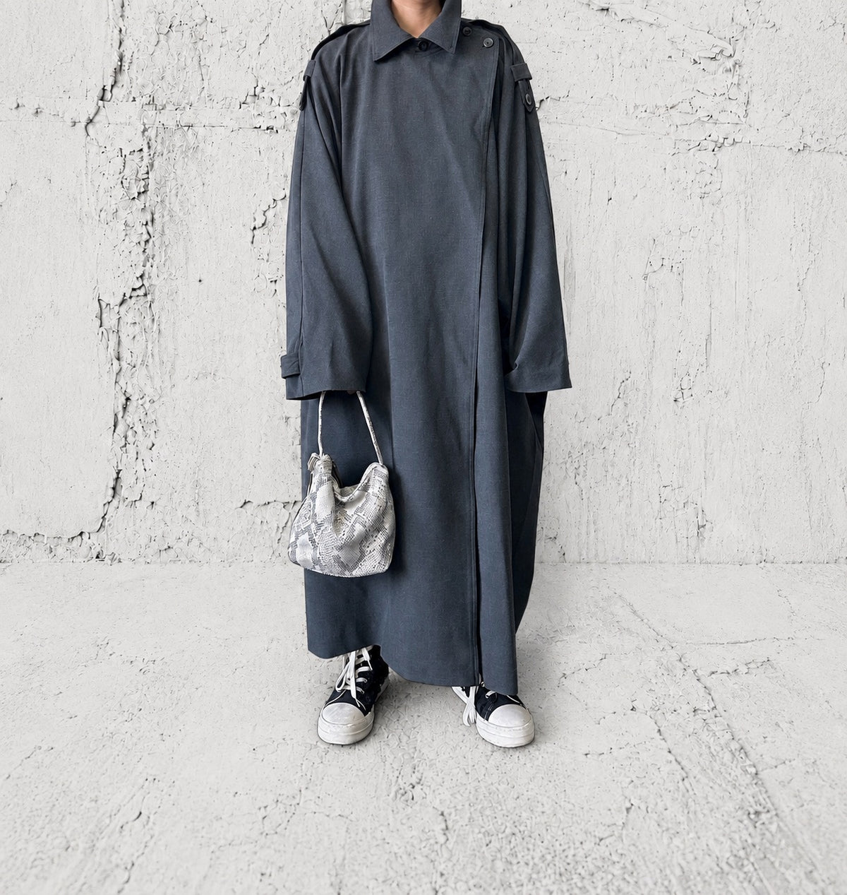 【2026/9月MUL展示会】【予約】MUL204-588　ドロップ２WAYバッグS　　転写パイソン洗い加工　　(20260912)