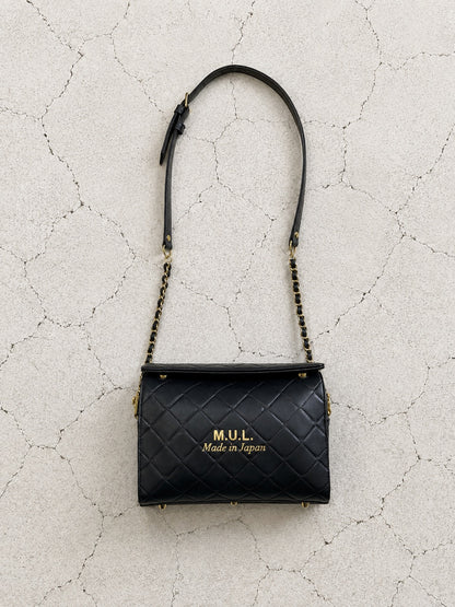 【2026/9月MUL展示会】【予約】MUL212-286D　ボックスフラップショルダーバッグ　　ブラック　キルティング型押し　　(20260912)